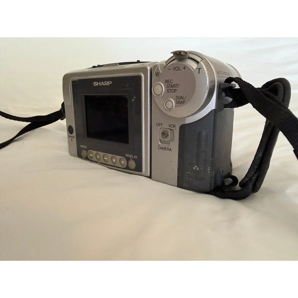 Sharp ViewCam VL-AH151 Hi8 Camcorder 400x Zoom Silver Vintage Camera